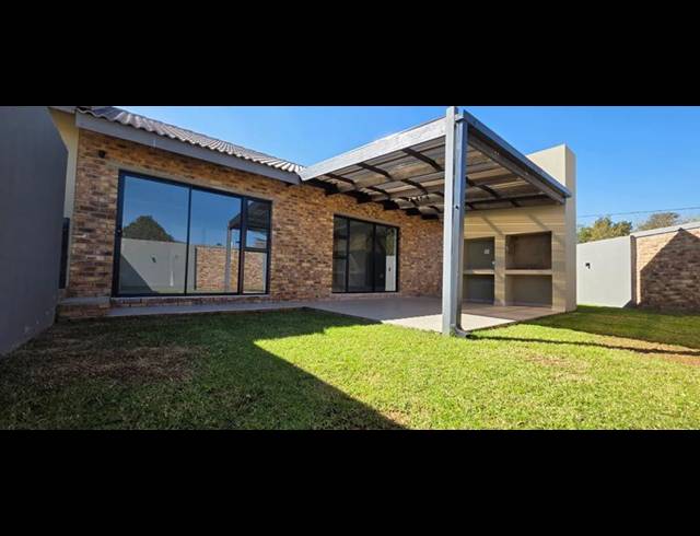 3 BEDROOM TOWNHOUSE FOR SALE IN KOOKRUS